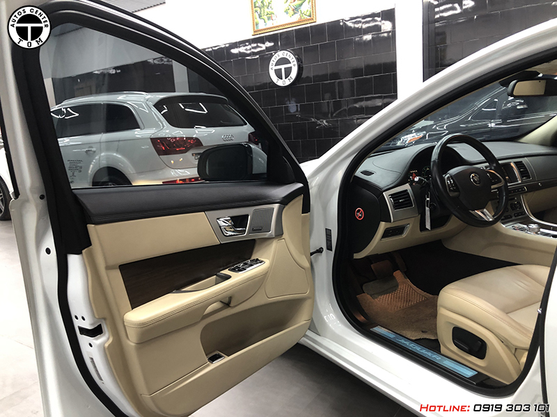 khoang lái jaguar xf 2.0 Premium
