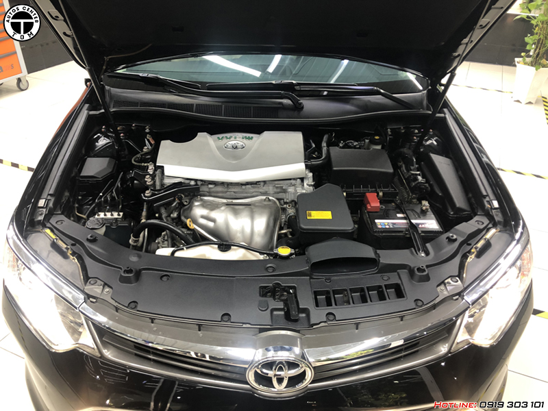 Khoang động cơ máy Toyota Camry 2.0E 2016
