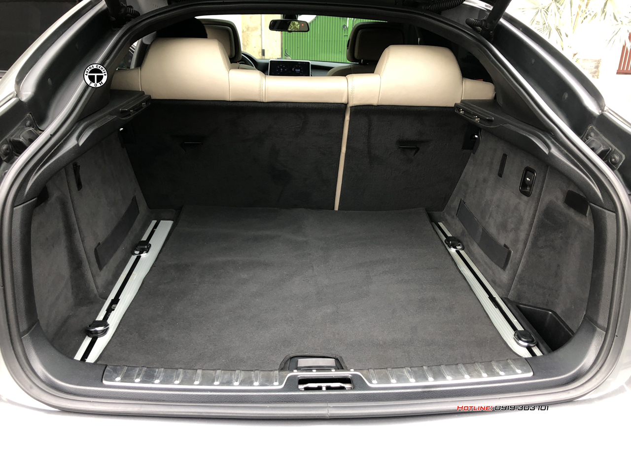 Cốp xe của BMW X6 cực rộng, thoải mái để hành lý cho những chuyến đi xa.